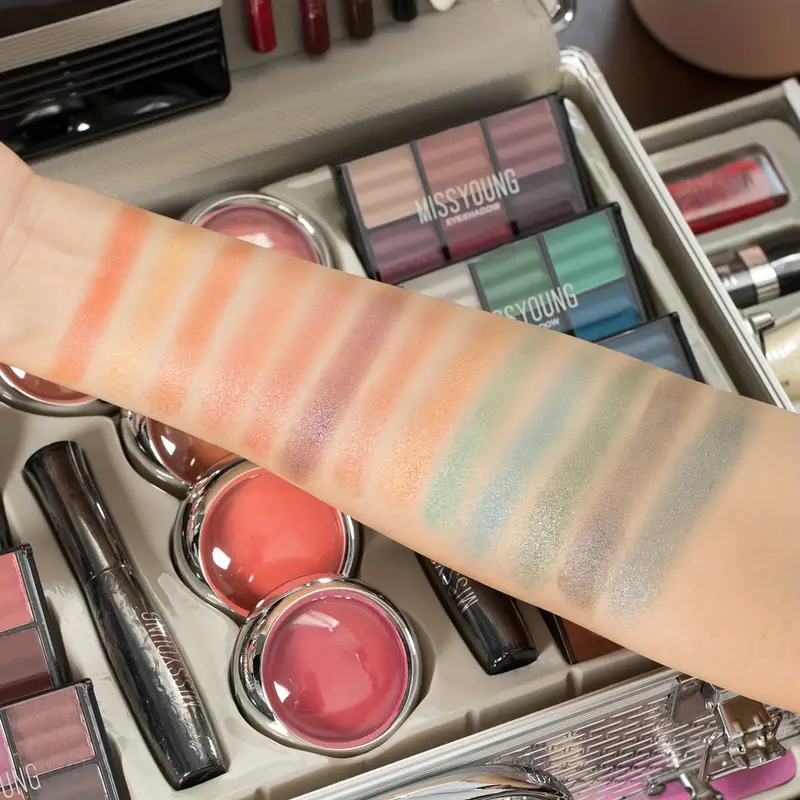 Professional Makeup Set - Image 3
