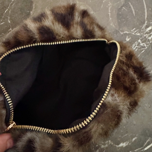 Furly Leopard Cosmetic Case – Stylish and Soft Structured Makeup Pouch - Image 2