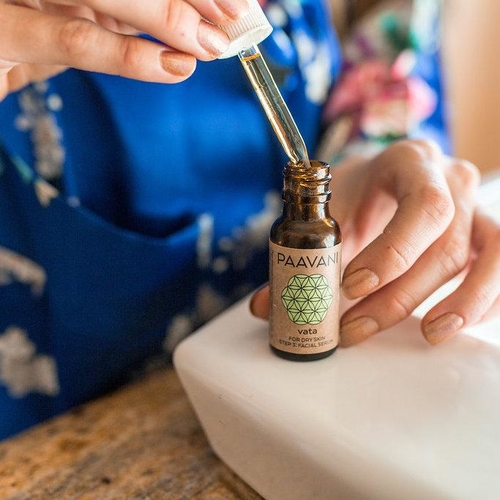 Vata Serum | Ayurvedic Face Oil for Dry, Delicate Skin - Image 2